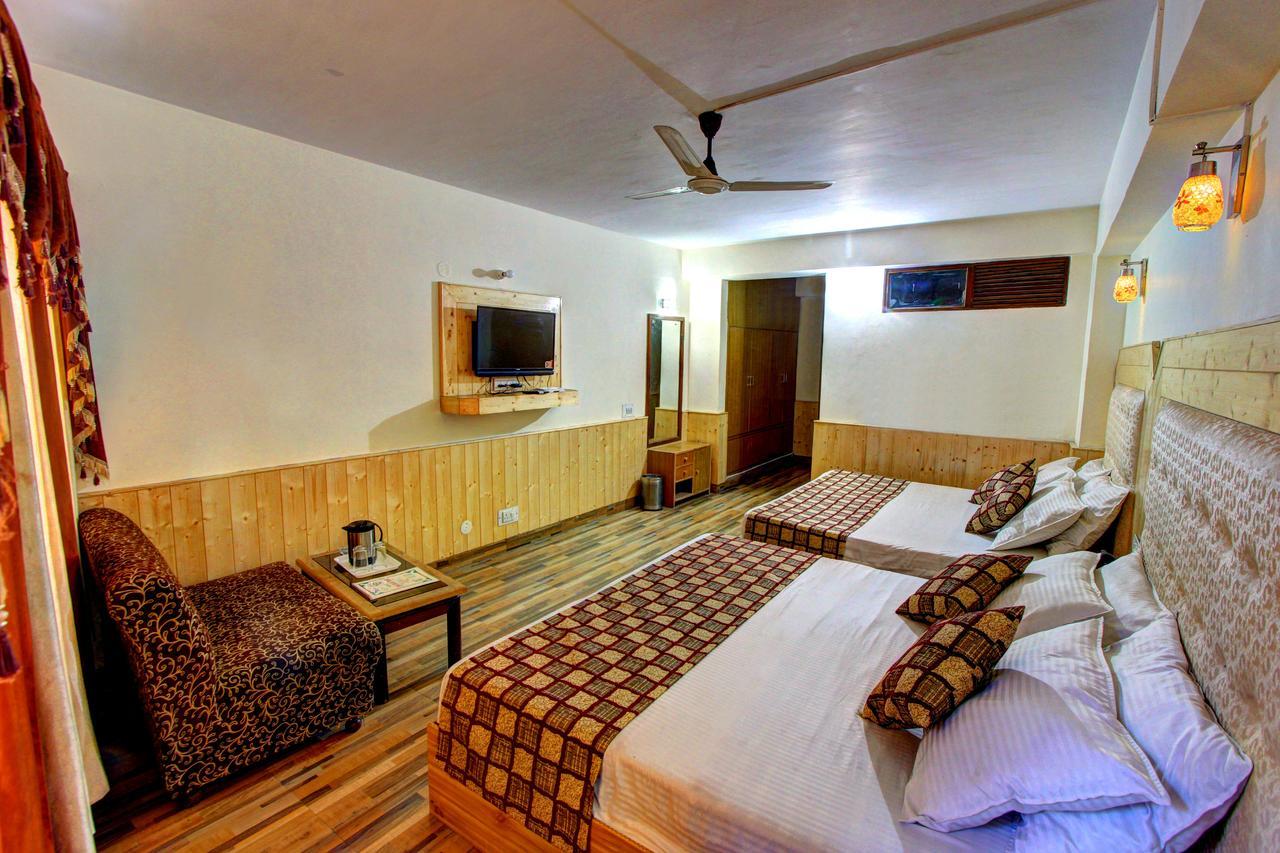 Hotel Highway Inn มะนาลี ภายนอก รูปภาพ